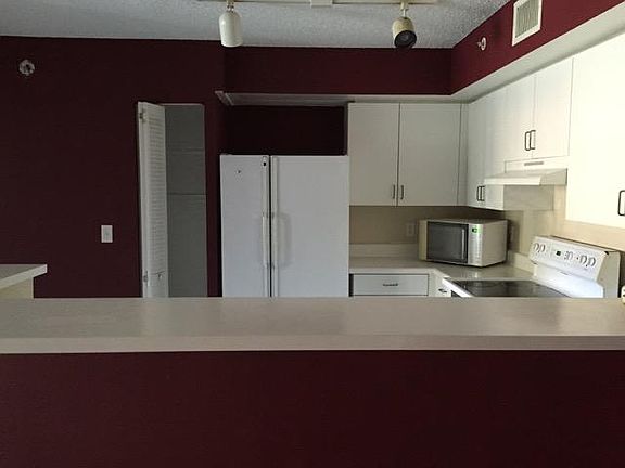 5th image of 4856 N State Road 7 #1103