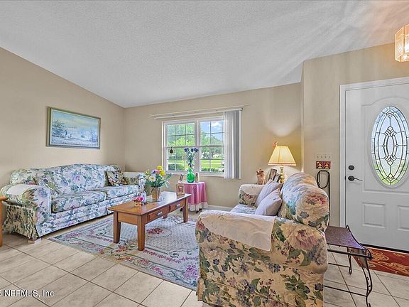 5th image of 696 BAHIA Drive
