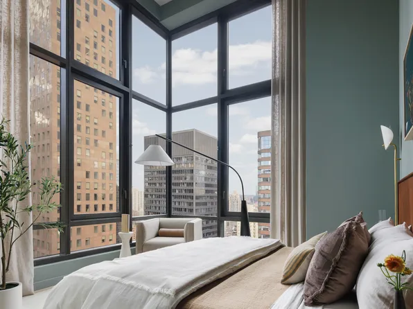 135 East 47th Street image 7 of 18