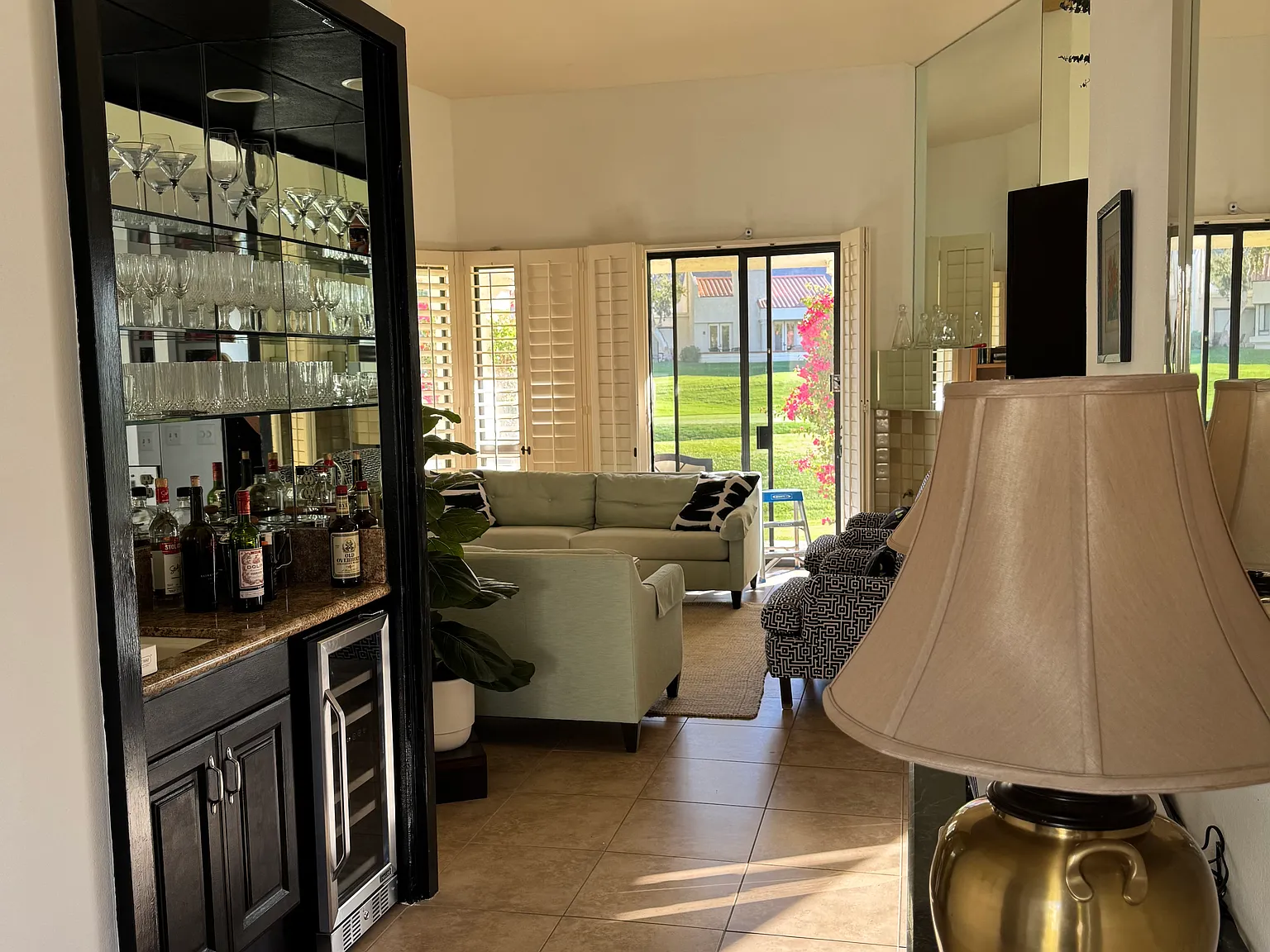 3 bed, 3.5 bath, 1922 sqft, $13,000 — Photo 2