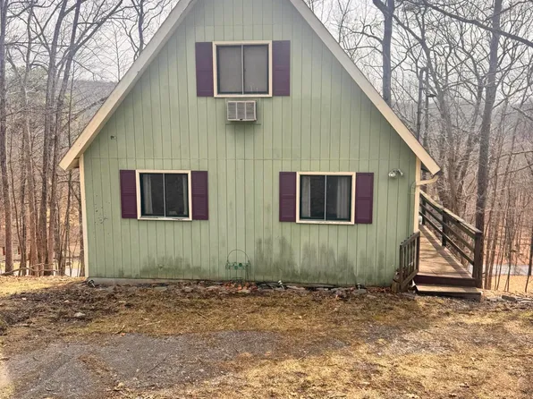 166 Dover Dr, Bushkill, PA 18324