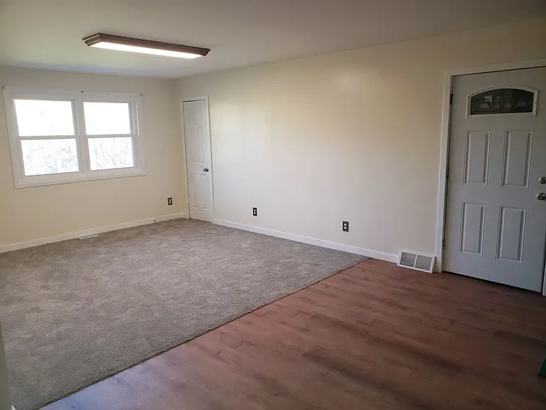 1297 Fryes Grove Ln — Photo 2
