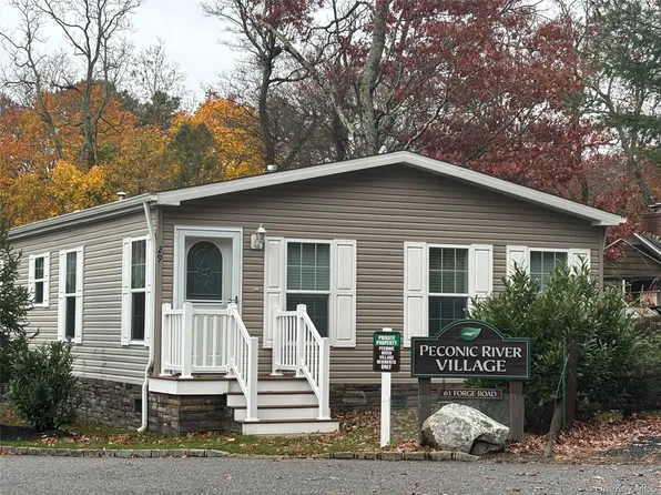 61 Forge Road #29, Riverhead, NY 11901