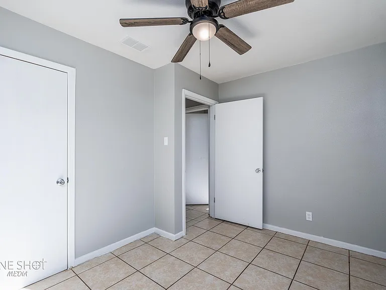 5226 Questa Dr — Photo 22