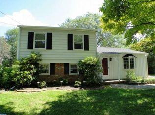 1585 Hillcrest Ln, Aston, PA 19014
