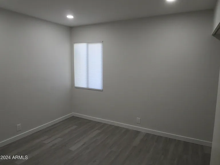 1450 E Bethany Home Rd #34 — Photo 5
