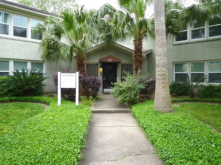 307 Avondale St #2.5 — Photo 1