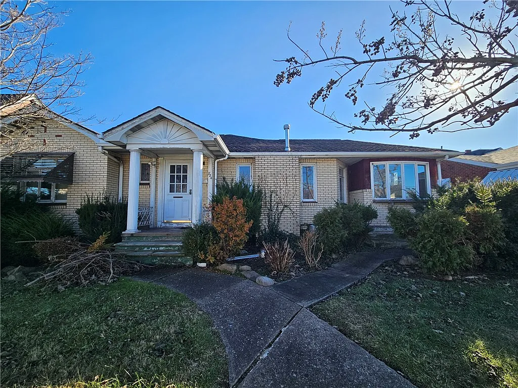 724 Henry St photo 1