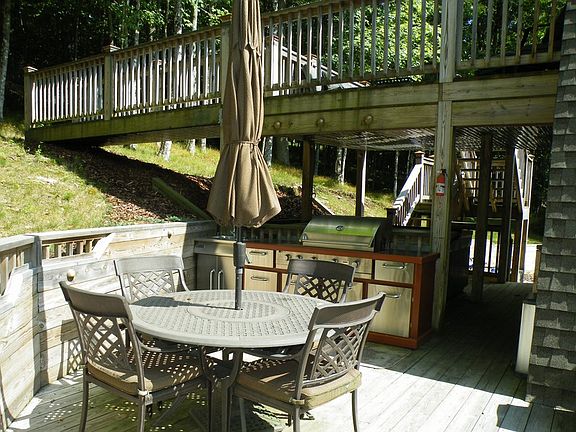 Deck with grilling station