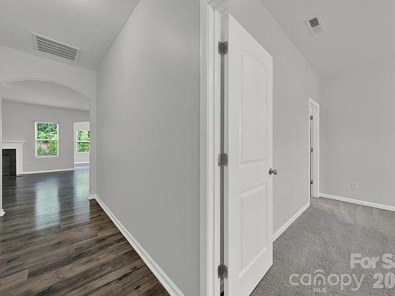 5th image of 5121 Saddleback Dr