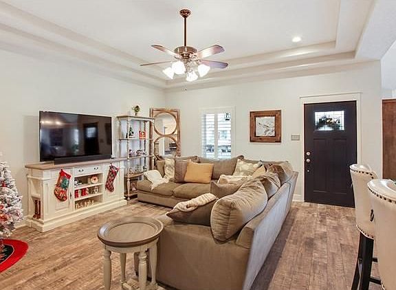 4th image of 420 Avenue A