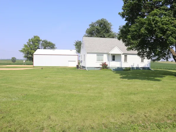 24871 1800th St E, Walnut, IL 61376