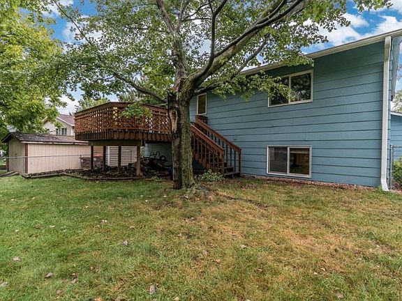 3rd image of 1158 Hillcrest Dr