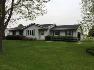 1333 Commonwealth Dr, Fort Atkinson, WI 53538