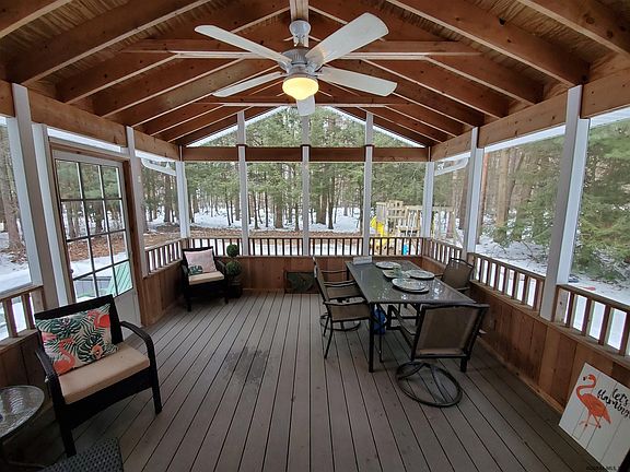 5th image of 14 Wineberry Ln