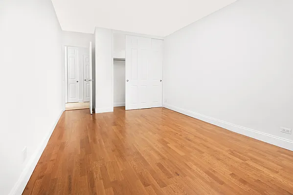 Bedroom, photo 2