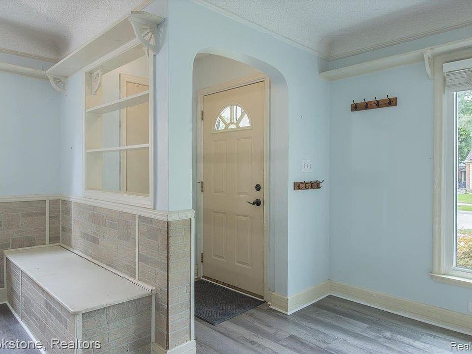 9648 Cavell St, photo 5