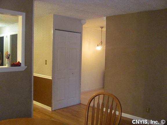 2nd image of 119 Daywood Dr