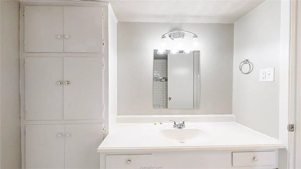 2 bed, 862 sqft, $800 — Photo 3