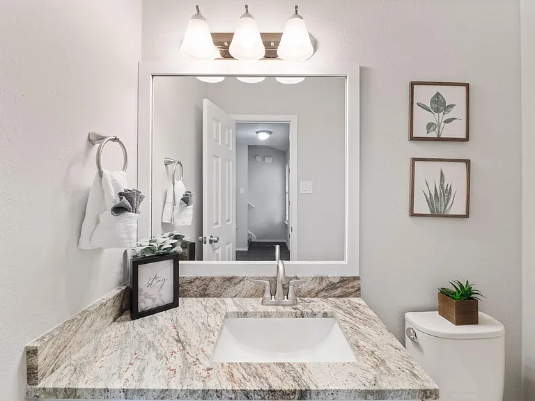 2216 Silverleaf Ln — Photo 12