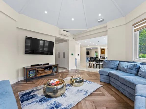 115-18 Mayfair Road image 8 of 55