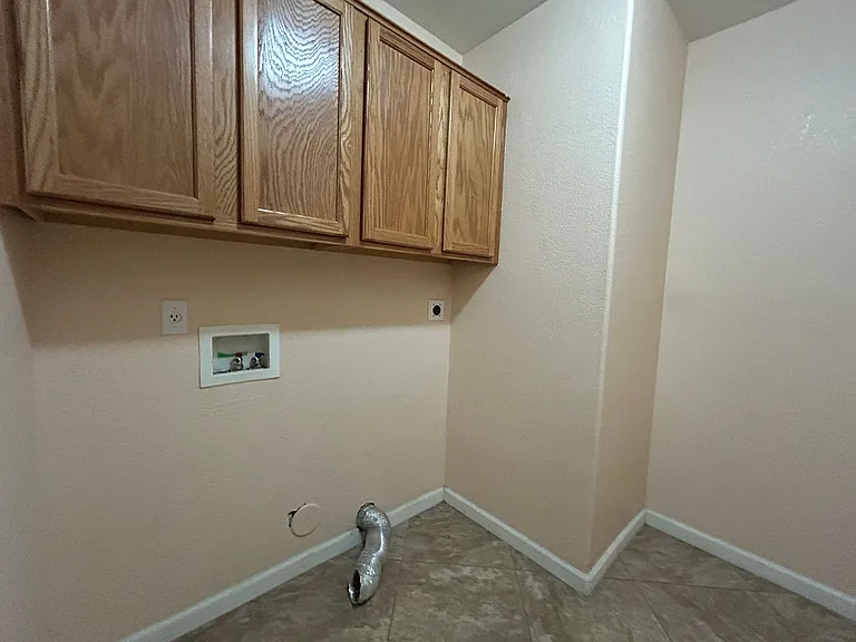 11418 W Cambridge Ave — Photo 15