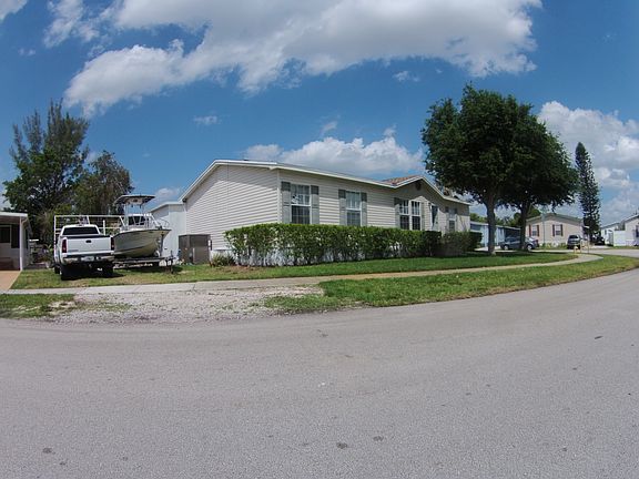 4th image of 630 NW 217th Way