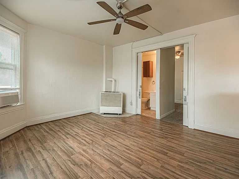 207 Midway Ave — Photo 54
