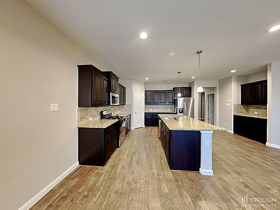 4th image of 4808 Bronzeleaf Ln