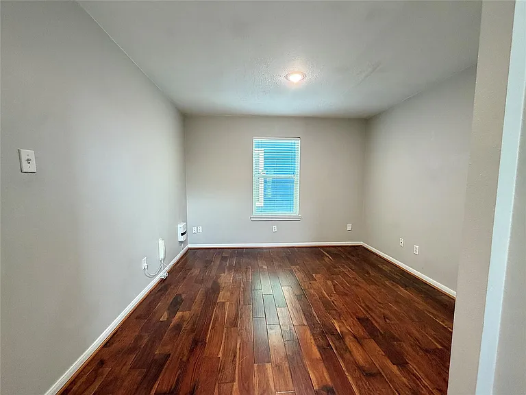 1515 Saulnier St — Photo 11