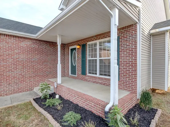 2637 Arthurs Ct, Clarksville, TN 37040