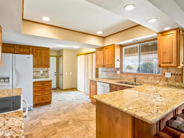 17646 N WHISPERING OAKS Drive, Sun City West, AZ 85375