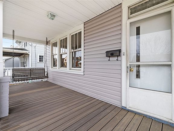 3rd image of 297 Grandview Way