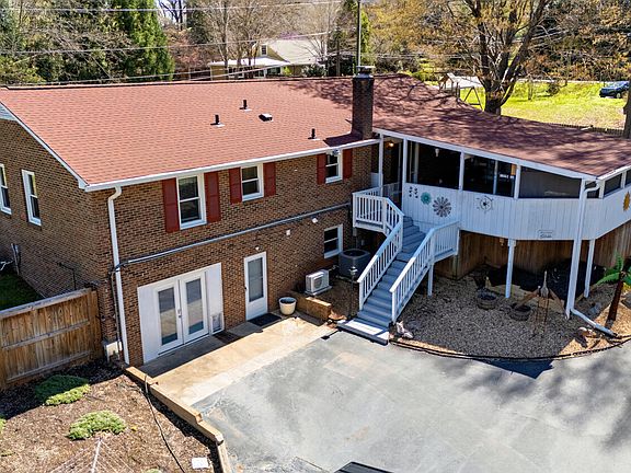 3rd image of 108 Miller Rd