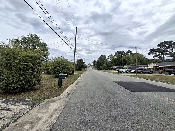 4th image of 209 Bunche Dr