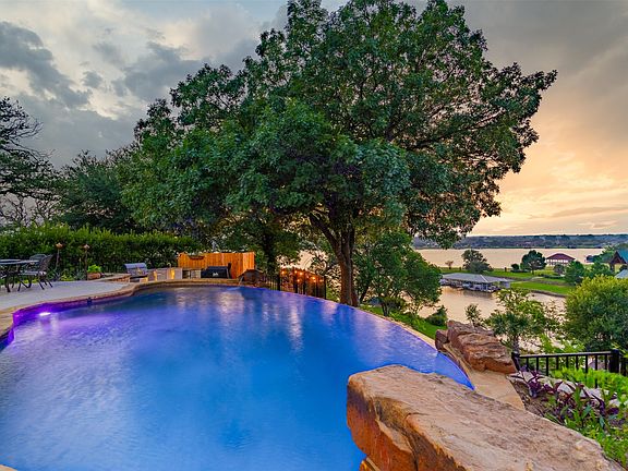 2nd image of 1916 W Emerald Bend Ct