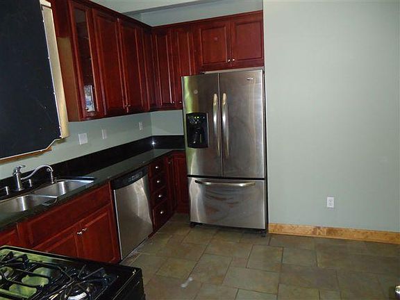 220 Cedarwood Terrace Stainless Steel French door Refrigerator w/ ice & water dispenser