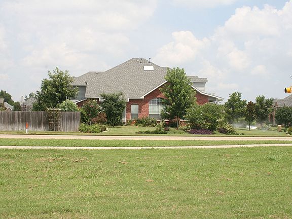 2nd image of 3901 Wheatfield Dr