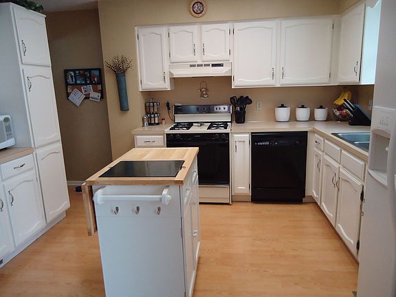 4th image of 2612 N 142nd St