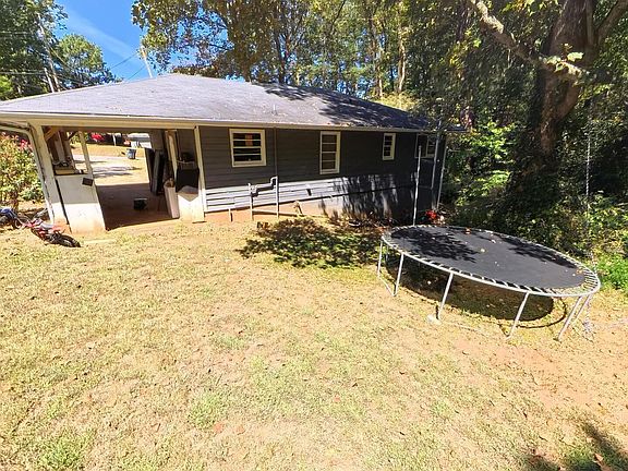 3rd image of 35 Collins Rd
