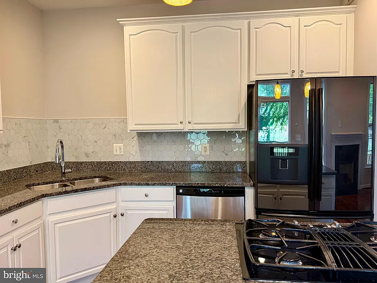 15519 Exmore Ct — Photo 5