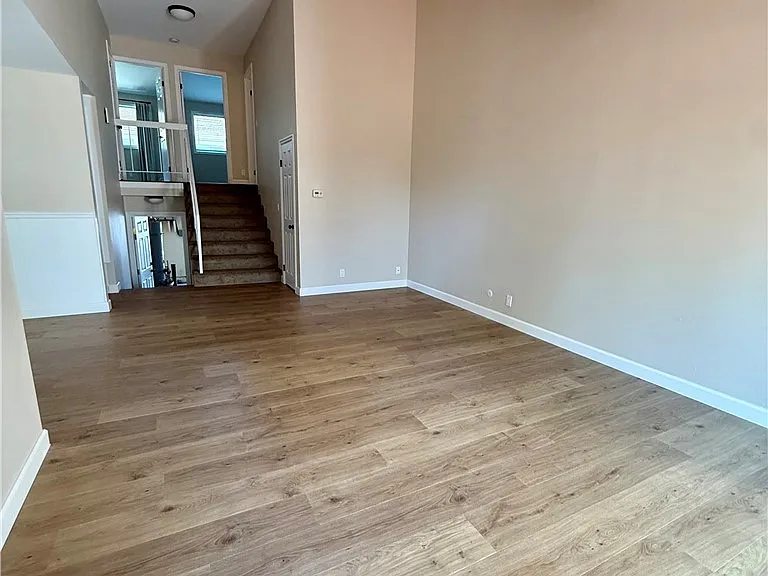 1715 N Gilbert St — Photo 3