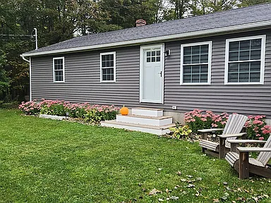 365 Hinckley Rd — exterior photo