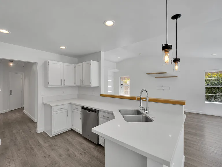 2505 Sea Venture Dr — Photo 25