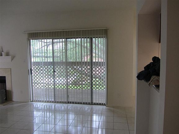 4th image of 6500 Harbor Town Dr APT 2902