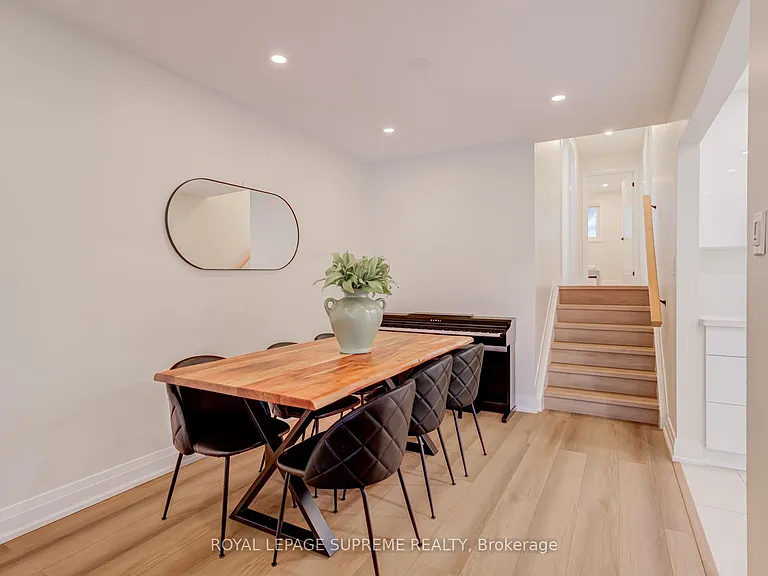 143 Voltarie Cres #UPPER — Photo 8