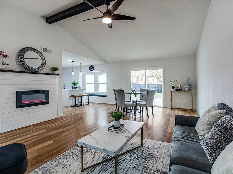 2605 Western Dr — Photo 3