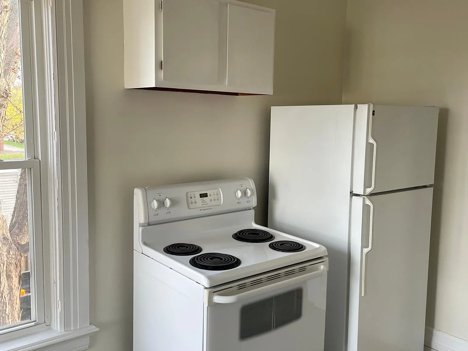 325 West Ave — Photo 3