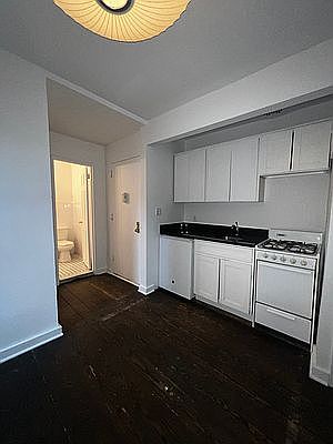 5th image of 29 Jones St APT 3C
