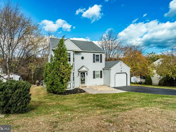 37 Lamberts Ln, Coatesville, PA 19320